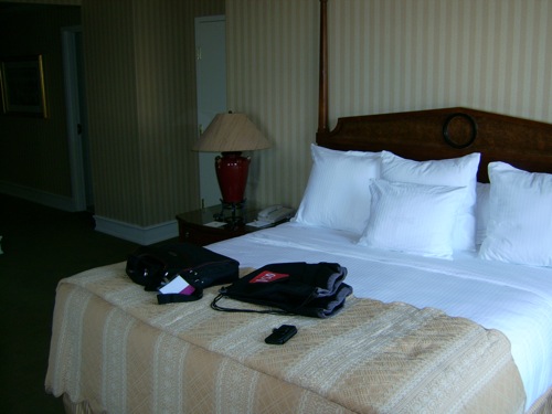 hotelroom2