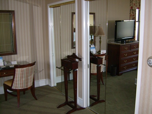 hotelroom3